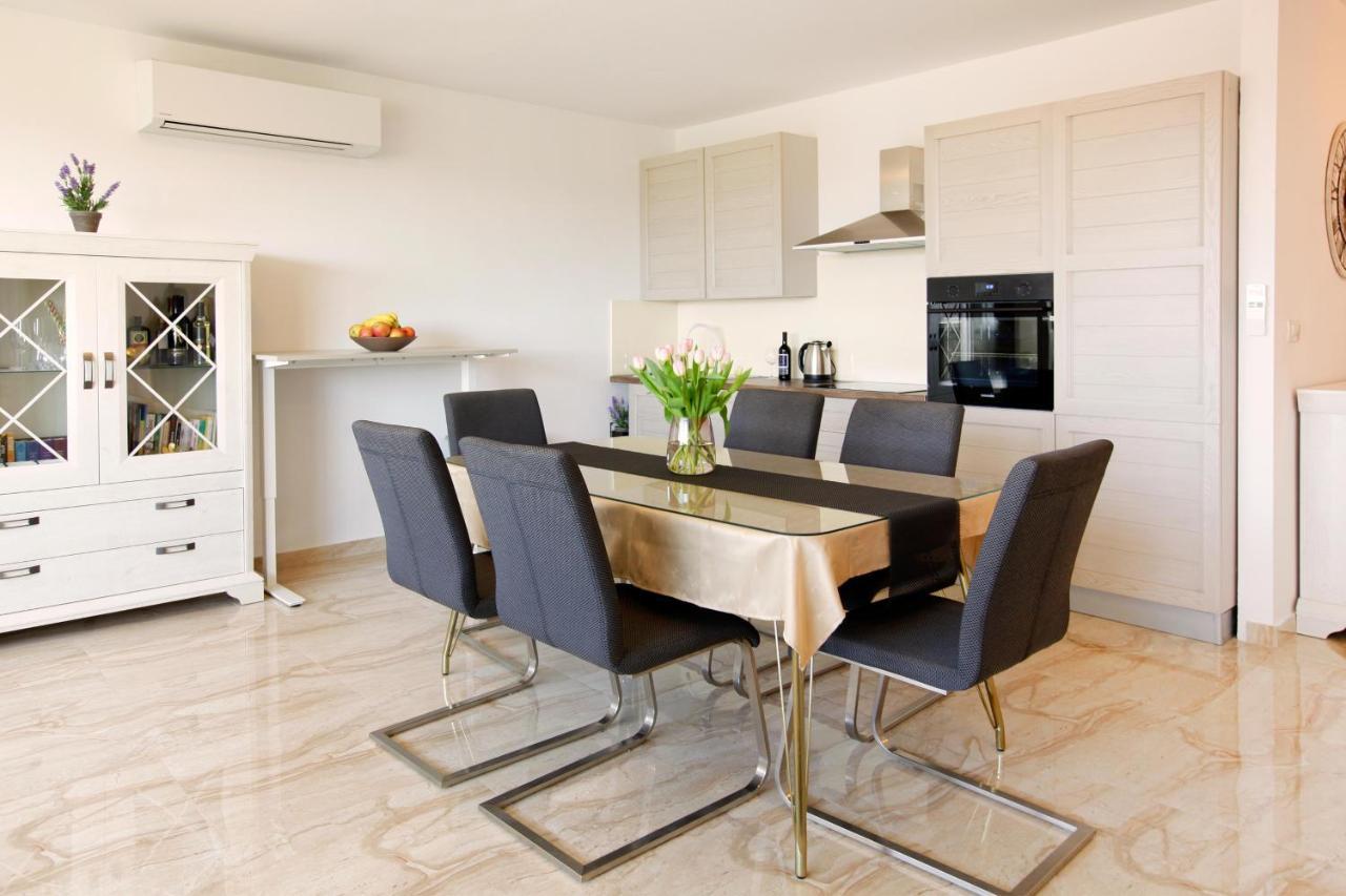 Modern 2-Bed Apt, Late Check In Available 斯普利特 外观 照片