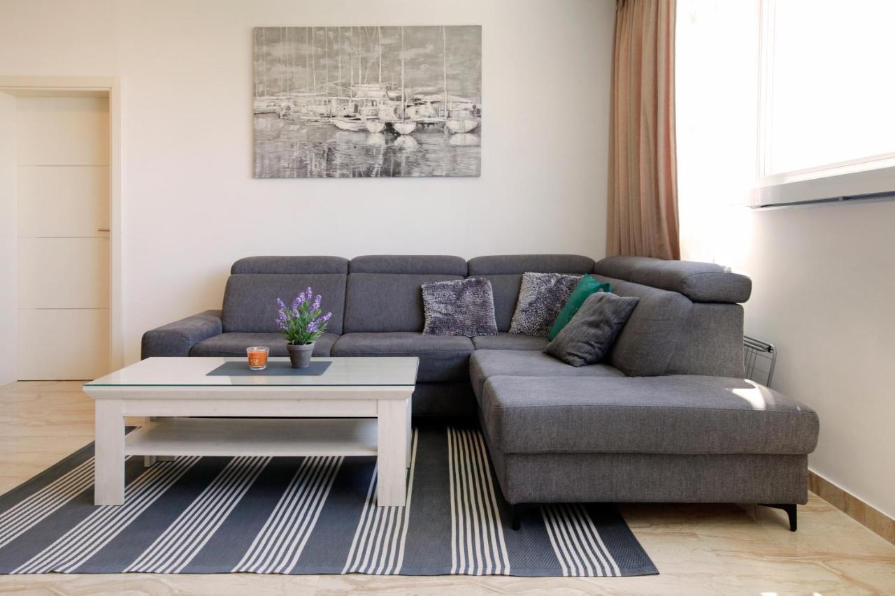 Modern 2-Bed Apt, Late Check In Available 斯普利特 外观 照片