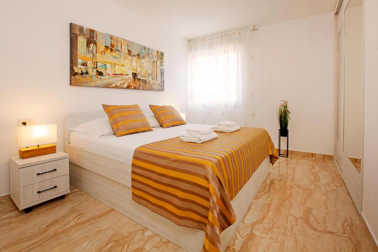 Modern 2-Bed Apt, Late Check In Available 斯普利特 外观 照片