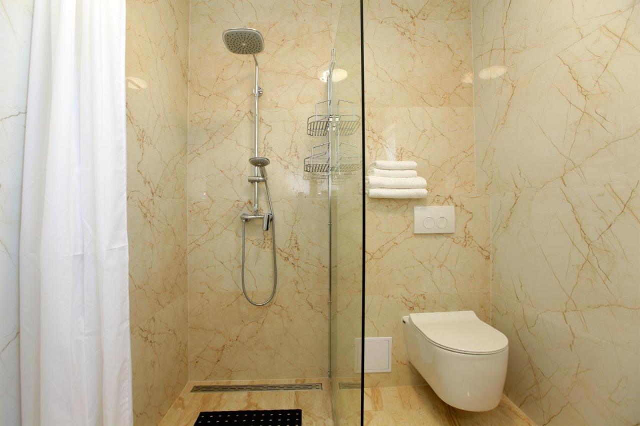 Modern 2-Bed Apt, Late Check In Available 斯普利特 外观 照片