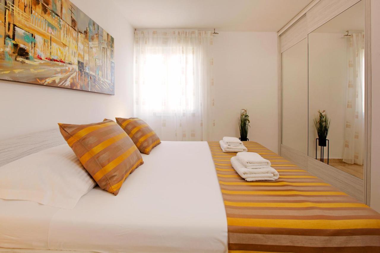 Modern 2-Bed Apt, Late Check In Available 斯普利特 外观 照片