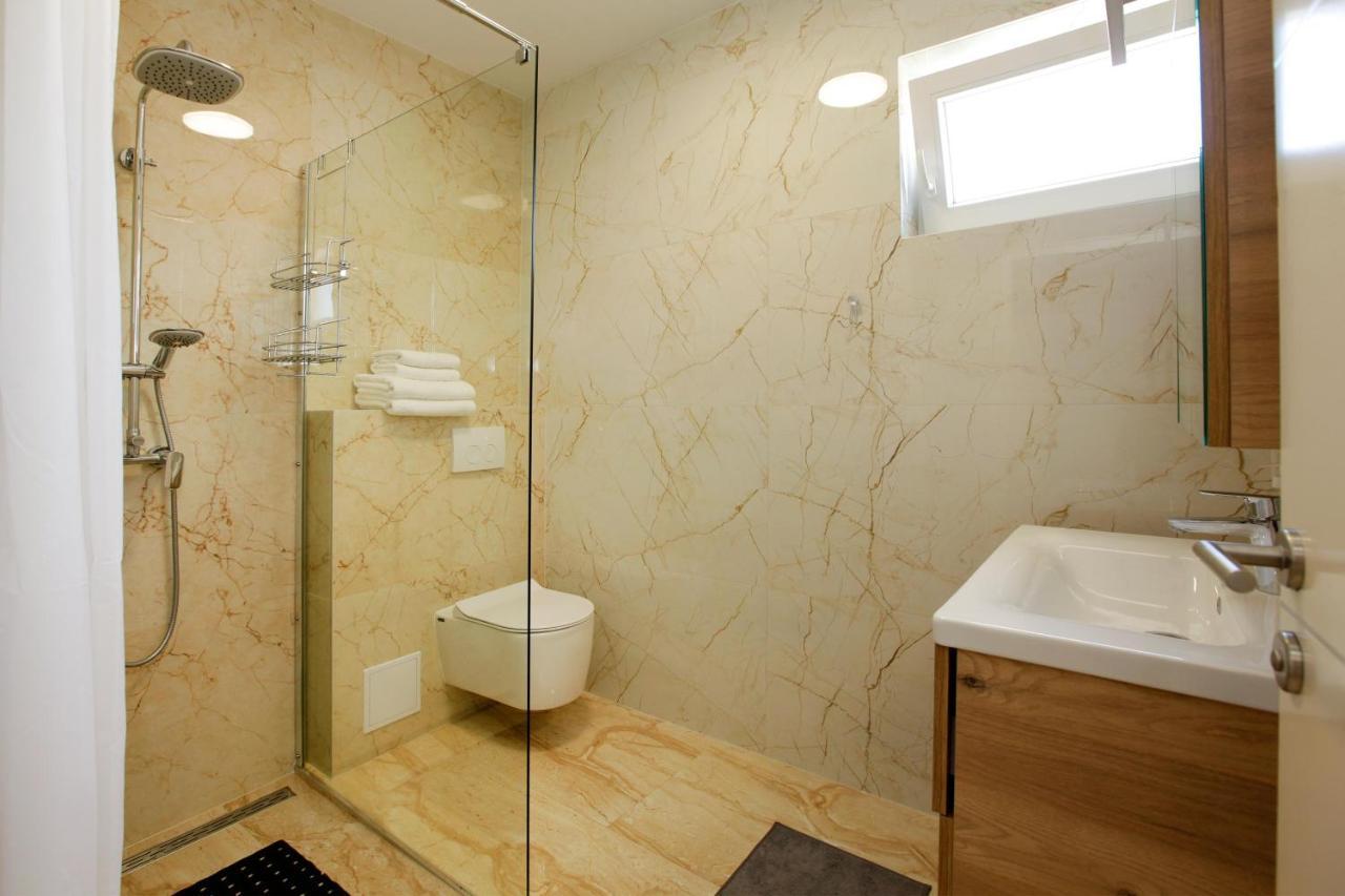 Modern 2-Bed Apt, Late Check In Available 斯普利特 外观 照片