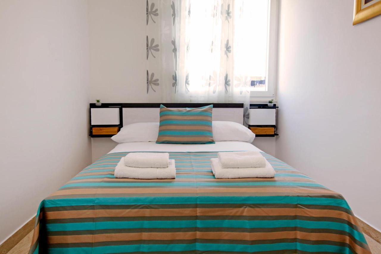 Modern 2-Bed Apt, Late Check In Available 斯普利特 外观 照片